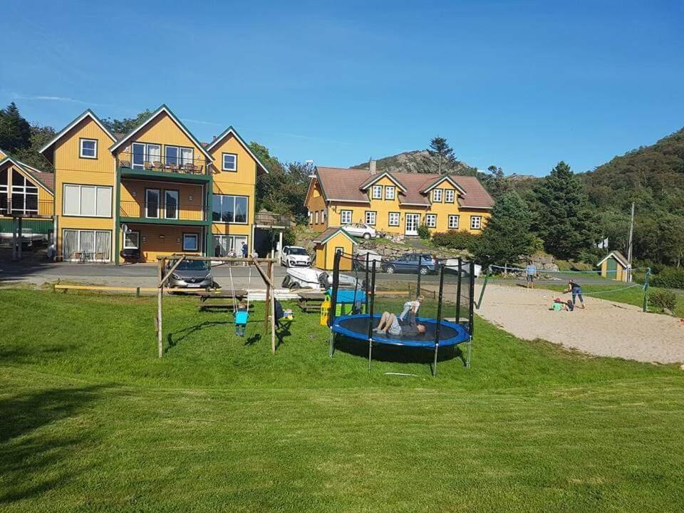 Apartment Hausvikstranda Lyngdal