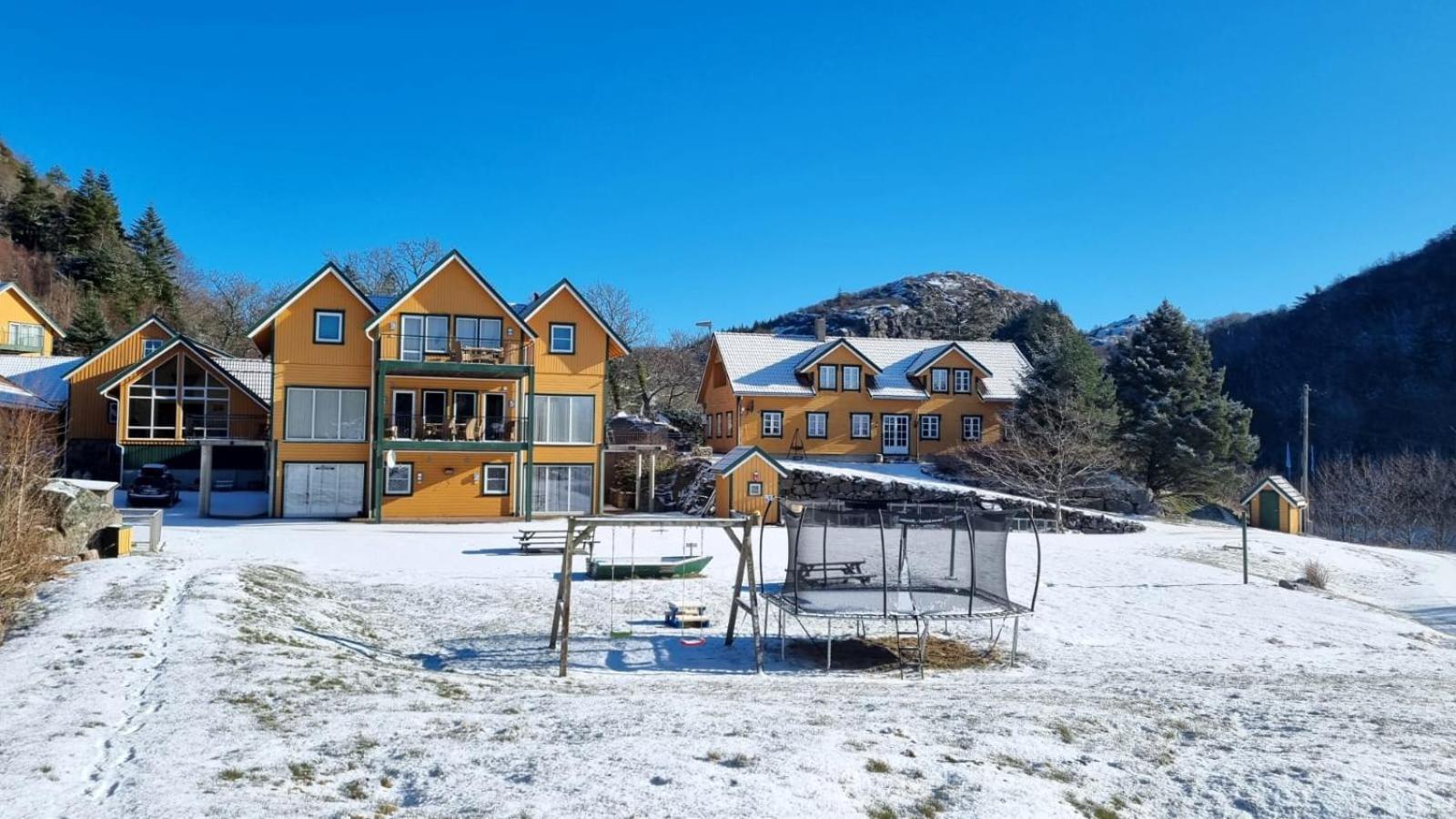 Hausvikstranda * Lyngdal
