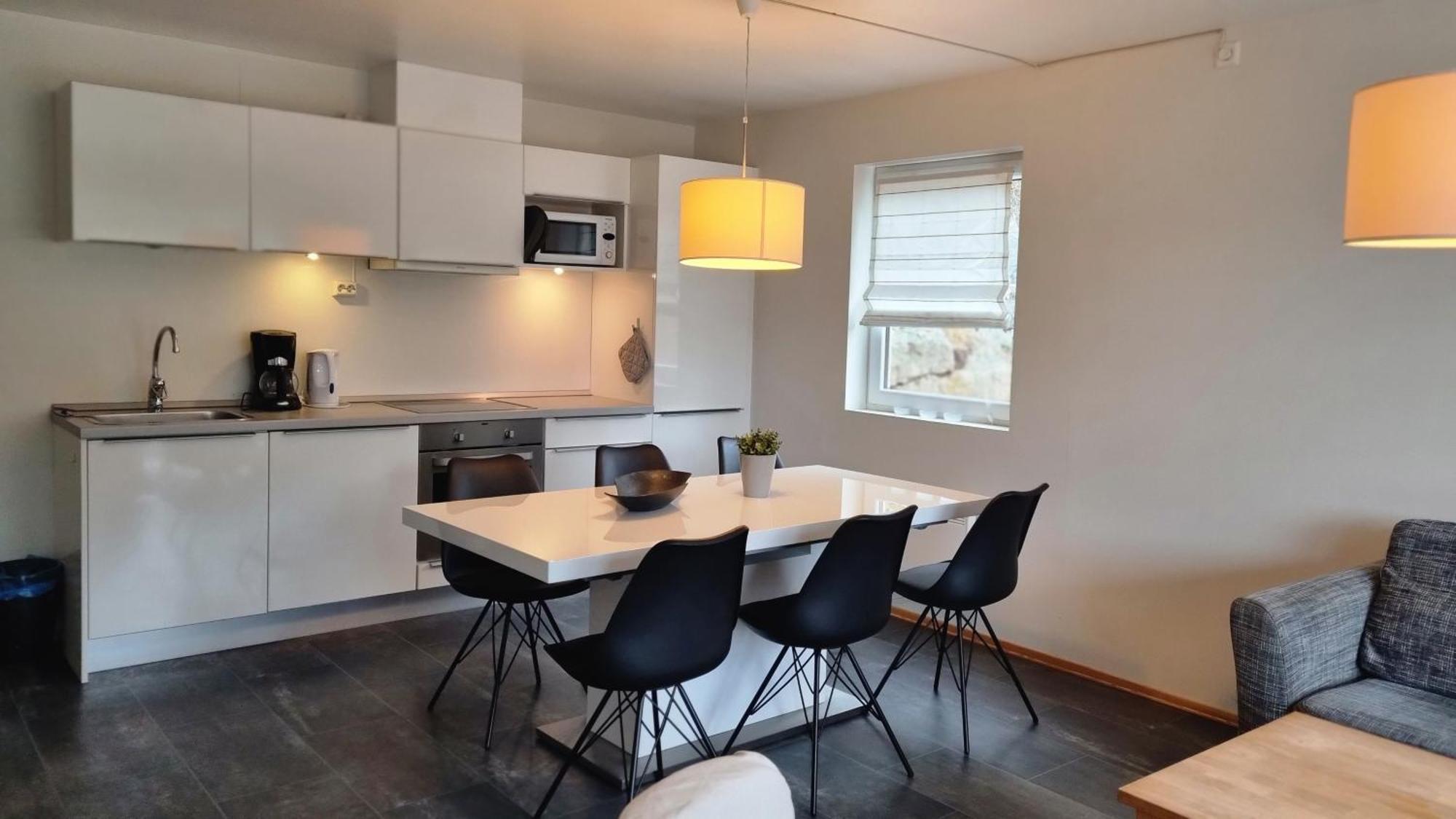 Hausvikstranda Apartment Lyngdal